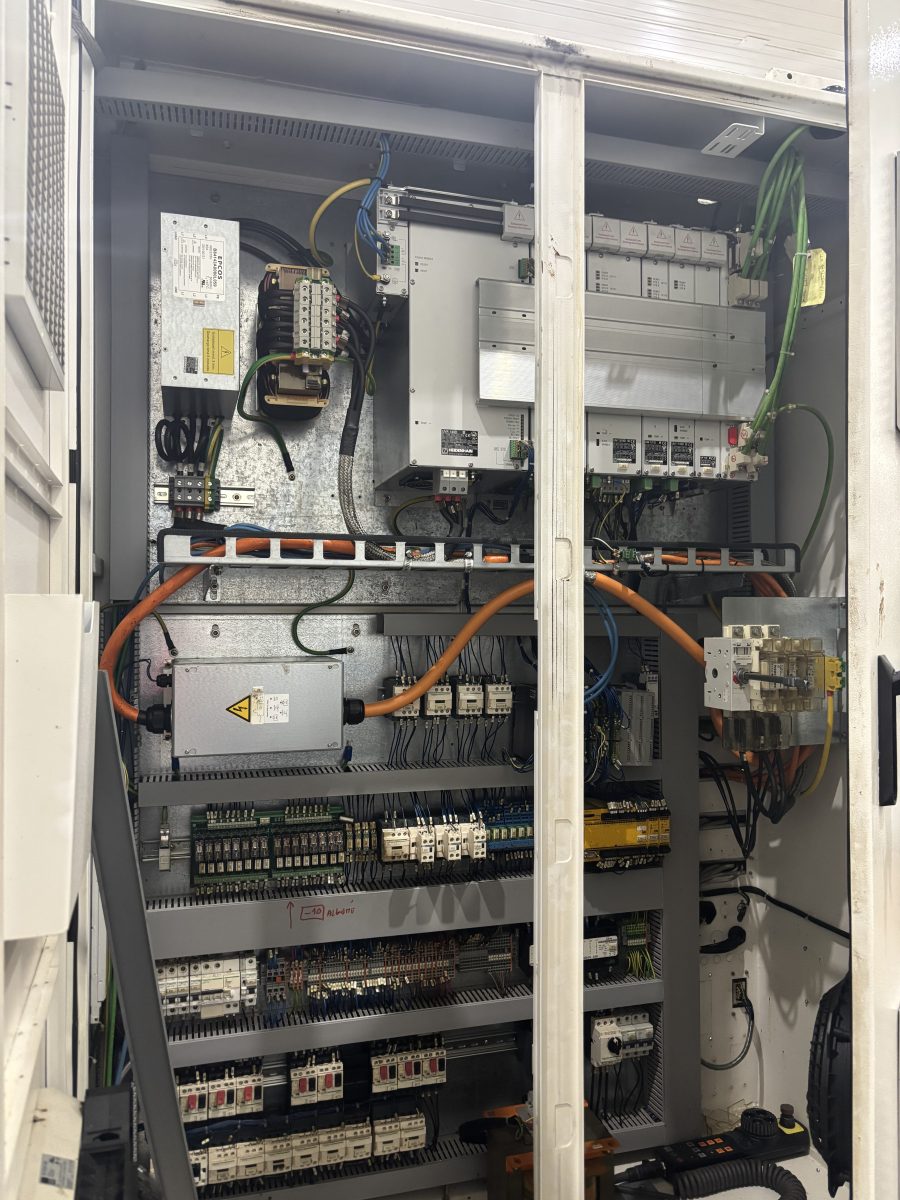 Fraiseuse CNC HURON MUTECH6